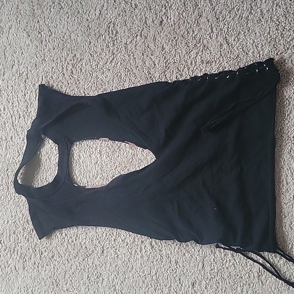 Top - Picture 2 of 2